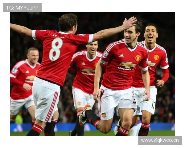 曼联进攻组织混乱问题持续显现,对赛季竞争力构成制约 曼联进攻组织混乱问题持续显现,对赛季竞争力构成制约