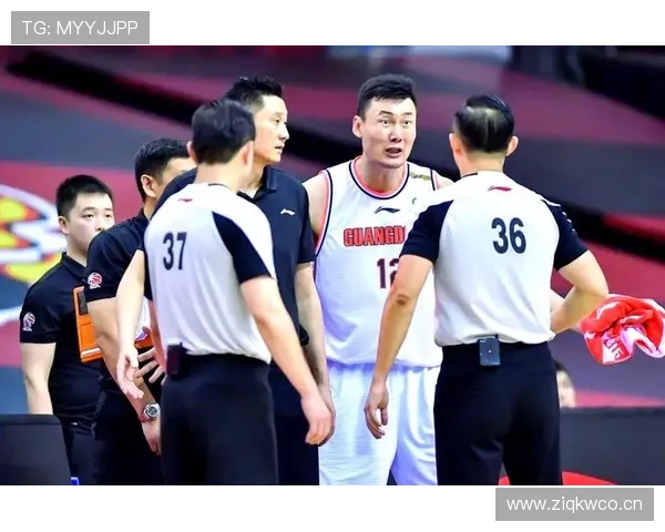违体犯规是什么意思与判罚标准解析及比赛判定要点